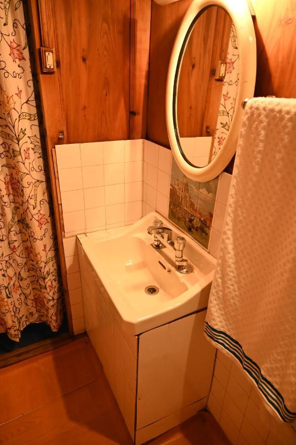 Kings Houseboats Otel Srīnagar Dış mekan fotoğraf