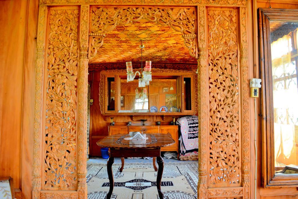 Kings Houseboats Otel Srīnagar Dış mekan fotoğraf
