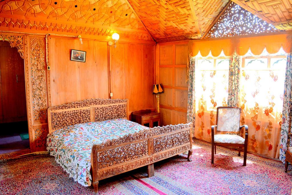 Kings Houseboats Otel Srīnagar Dış mekan fotoğraf